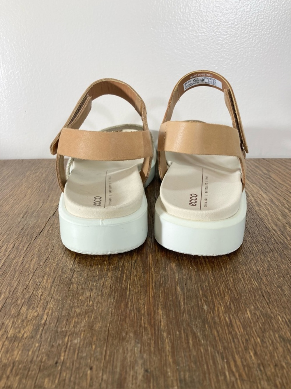 New Ecco Flowt 2 Band Slingback Sandal Women’s Various Sizes Lion - Picture 4 of 7